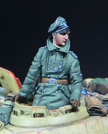 Darius Miniatures 1/35 WWII German King Tiger Heavy Tank Crew: Commander
